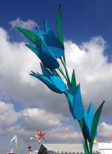 Fantasy Flower aus Drachenmaterialien gefertigt